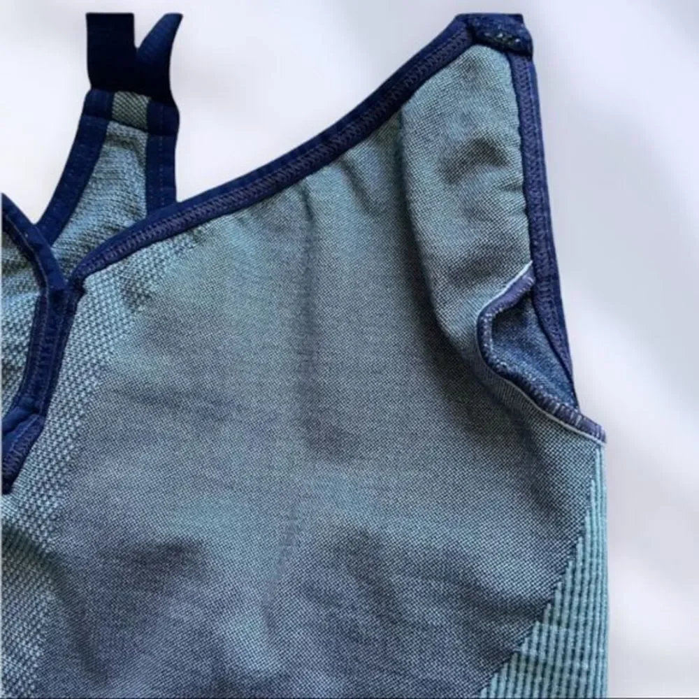 Nike Seamless‎ Athletic Sports Bra Color: Binary Blue Size Small